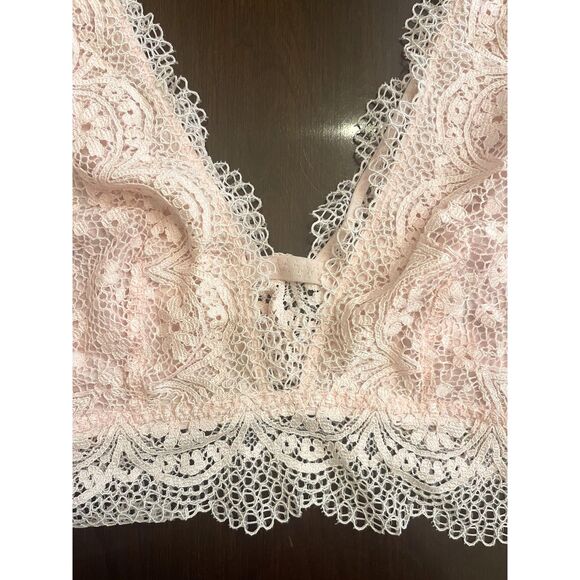 Victoria's Secret Pink Lace Bralette Sz L Coquette Comfy Plunge Dainty Soft Cups - Picture 6 of 7